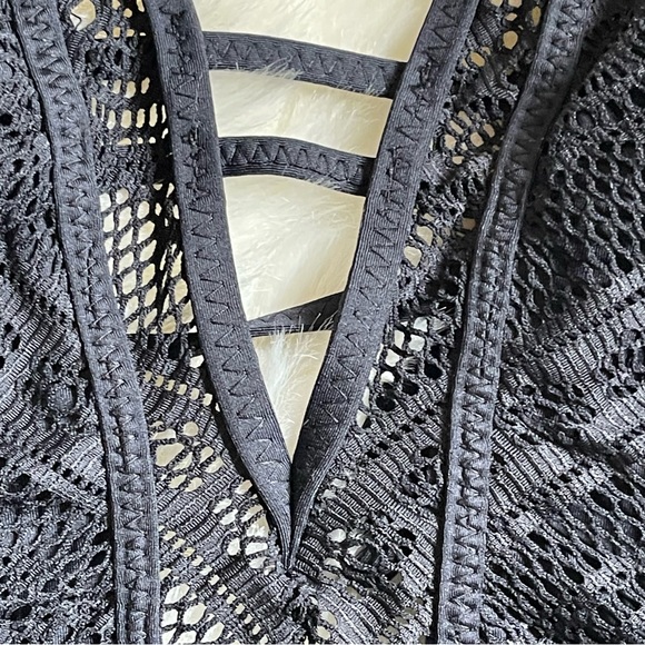 Becca - Black Color Play One-Piece Swimsuit - M - Picture 7 of 13